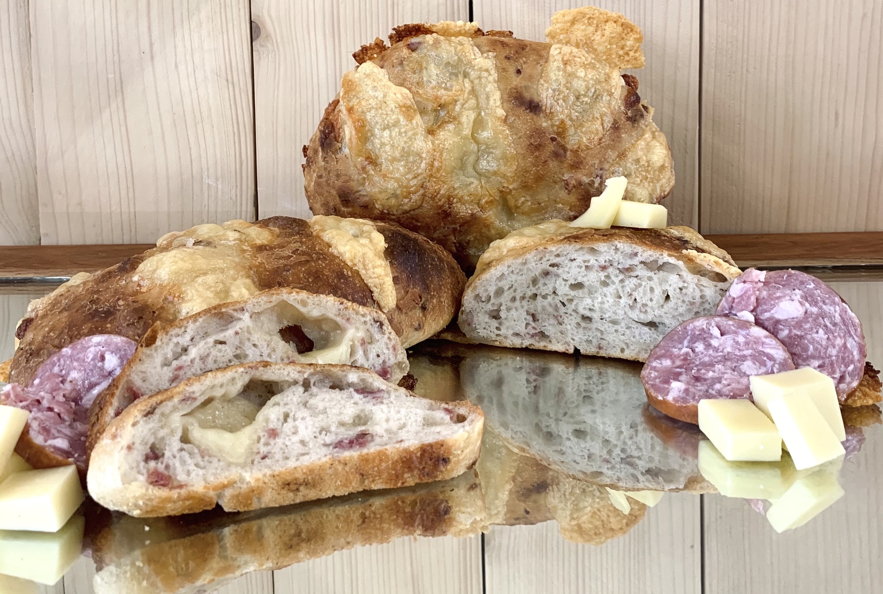 You are currently viewing Notre PAIN DU MOIS pour Juillet : Saucisse de Morteau et comté